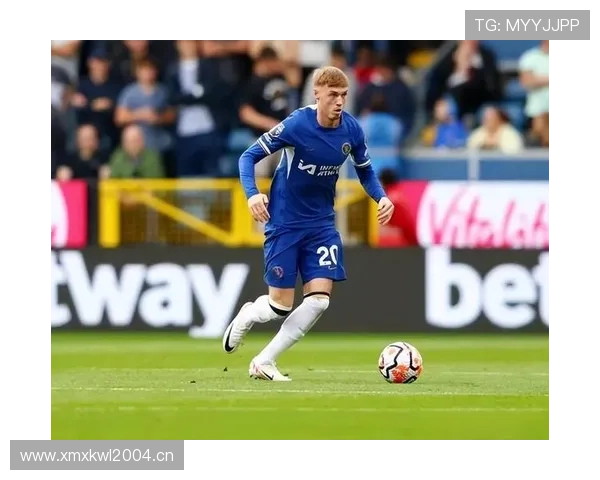 切尔西重建方向缺乏清晰主线,战略摇摆对球队稳定性造成影响 切尔西重建方向缺乏清晰主线,战略摇摆对球队稳定性造成影响